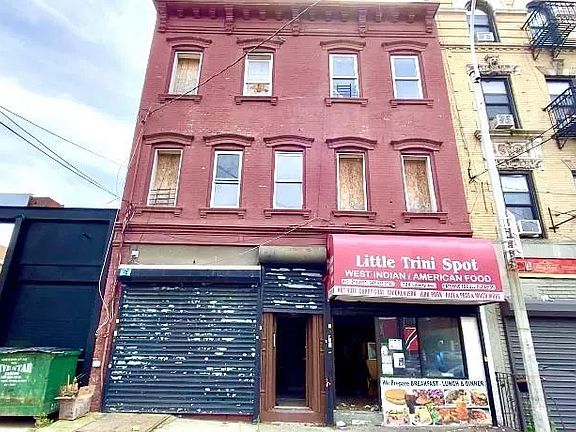 3rd image of 728 Liberty Ave