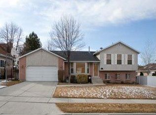 9254 S Peruvian Dr, Sandy, UT 84093