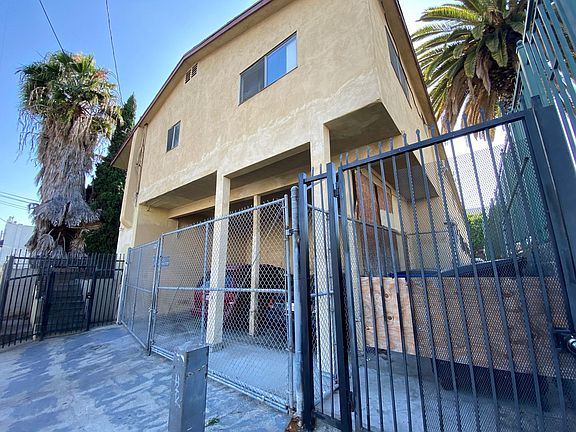 4th image of 950 S Grand View St APT 6