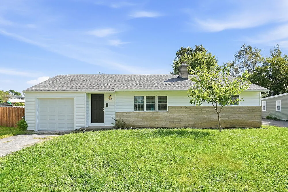 2 bed, 1.0 bath, 1240 sqft, $1,785 — Photo 1