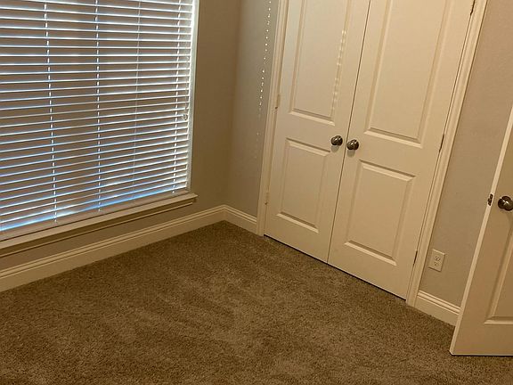 3rd image of 218 Valley View Dr