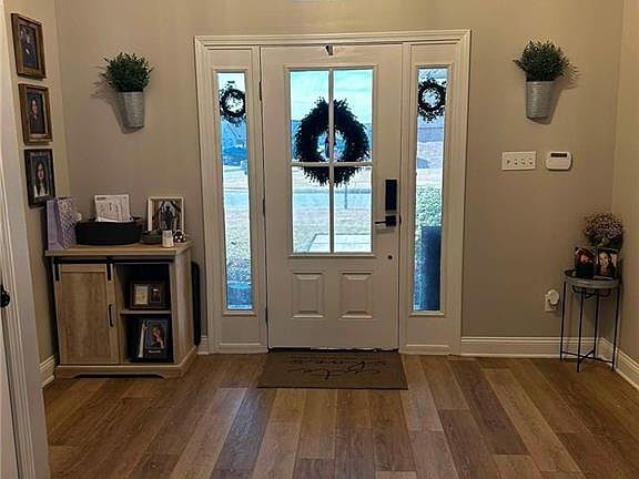 2nd image of 2060 Bonaire Dr