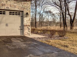 604 Queens Ct, Rockton, IL 61072
