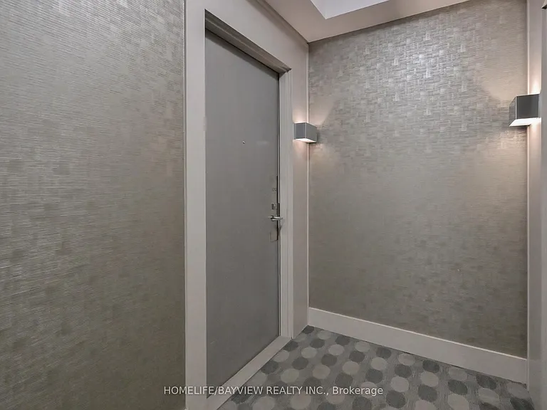 7167 Yonge St #1212 — Photo 8
