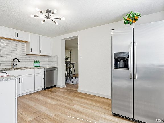 3rd image of 3130 W Longfellow Place