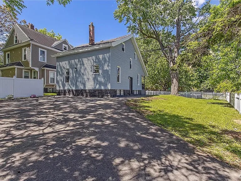 203 Maple St #1 — Photo 34