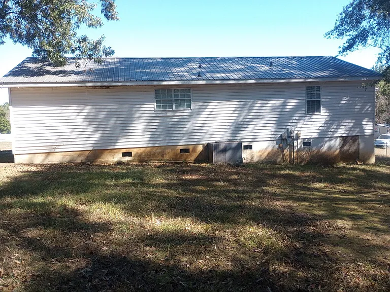 2900 Lullwater Dr — Photo 3