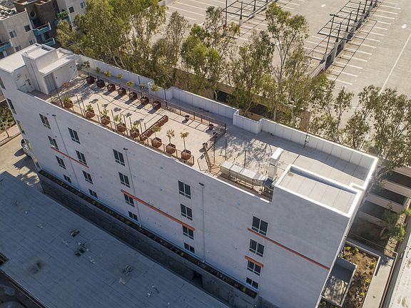 3rd image of 11115 McCormick St #220