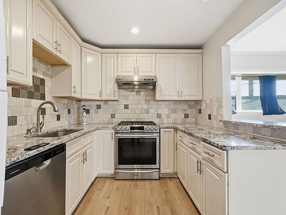 3rd image of 3301 Henderson Mill Rd APT U1