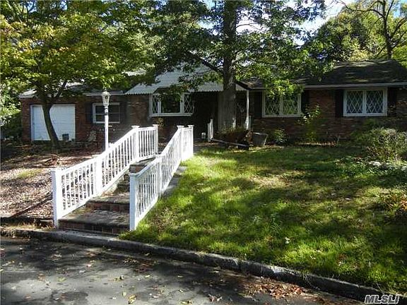 3rd image of 130 Powell Ct