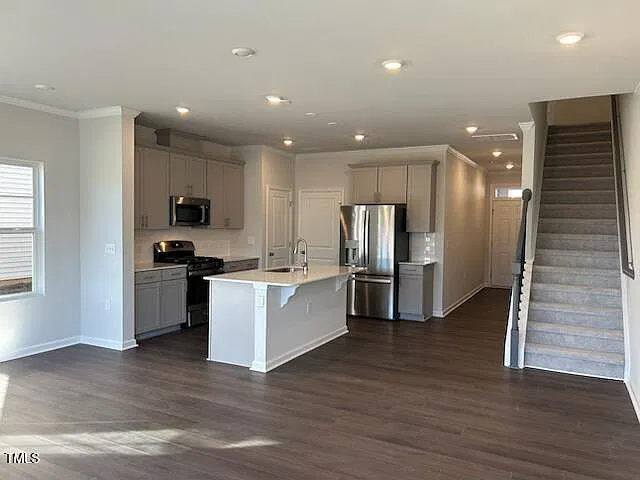 3 bed, 2.5 bath, 1579 sqft, $1,675 — Photo 3