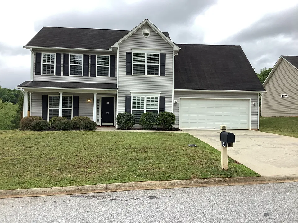 207 Fledgling Way