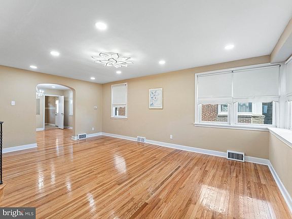 2nd image of 1136 Kerper St