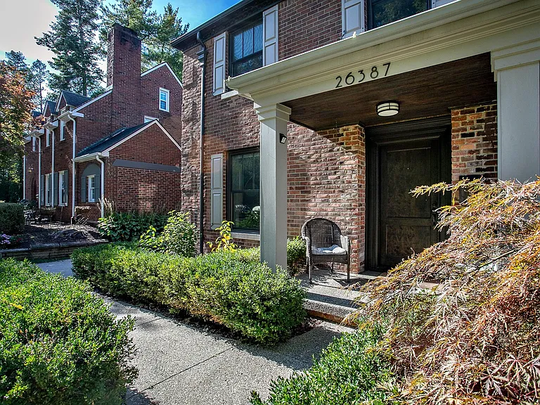 26387 Dundee Rd — Photo 84