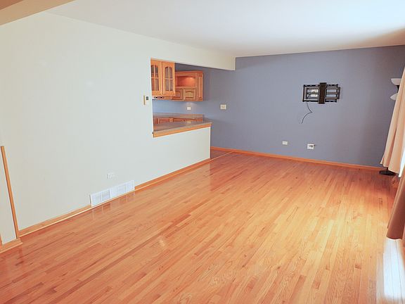 2nd image of 8446 163rd St