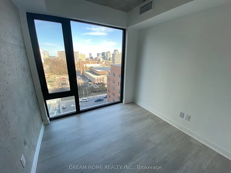 47 Mutual St #807 — Photo 7
