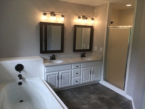 3rd image of 168 Berrywood Dr