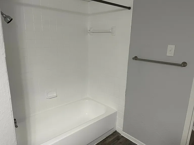 Villa Ladera Apartments — Photo 11