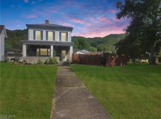 910 Ridge Ave, New Cumberland, WV 26047