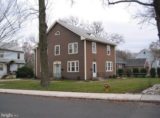 629 Grove St #B, Haddonfield, NJ 08033