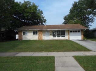 1860 Ashley Rd, Hoffman Estates, IL 60169