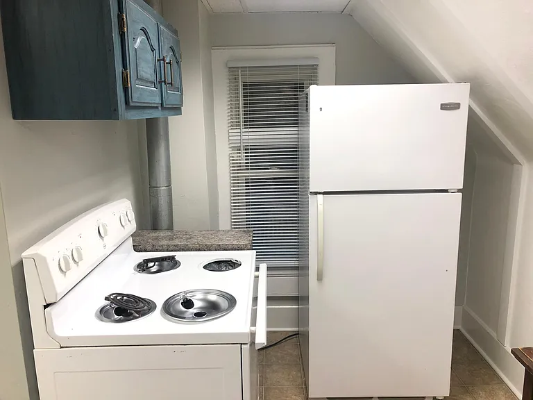 Stove & frig provided for YOUR convenience
