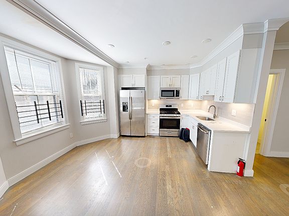 2nd image of 791 Linden St #1
