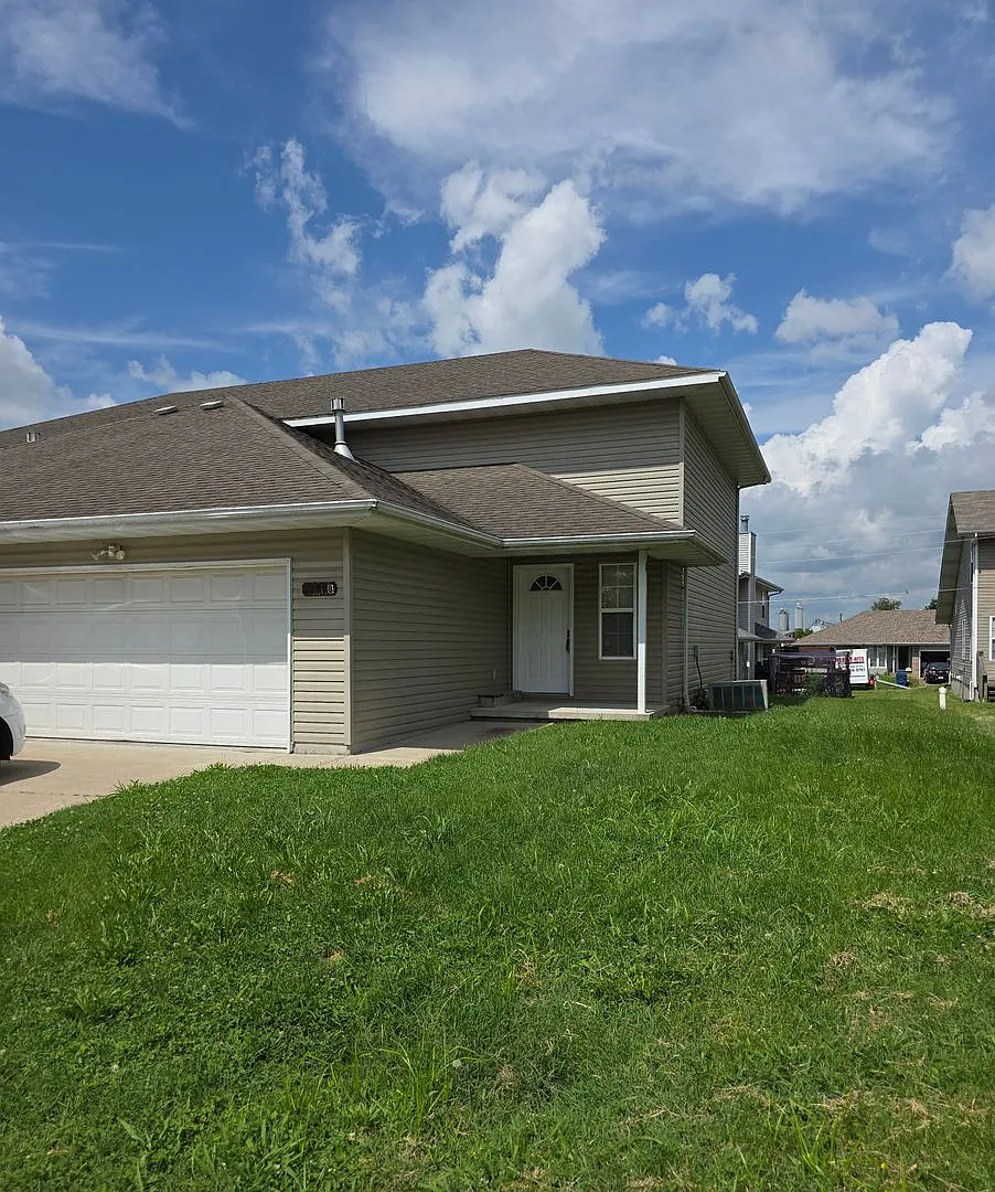 2 bdrm duplex — Photo 1
