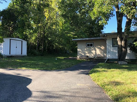 2nd image of 108 Smiley Ln