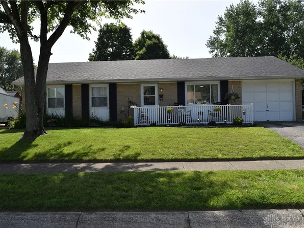 1005 White Pine St, New Carlisle, OH 45344