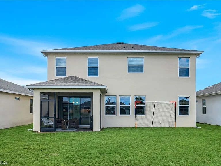 421 Coral Reef Pl — Photo 35