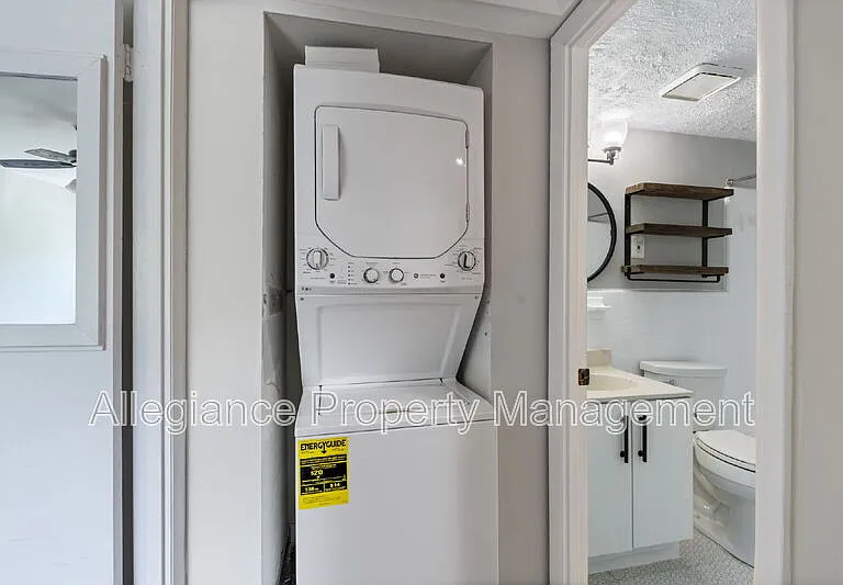 3312 S 28th St #303 — Photo 14