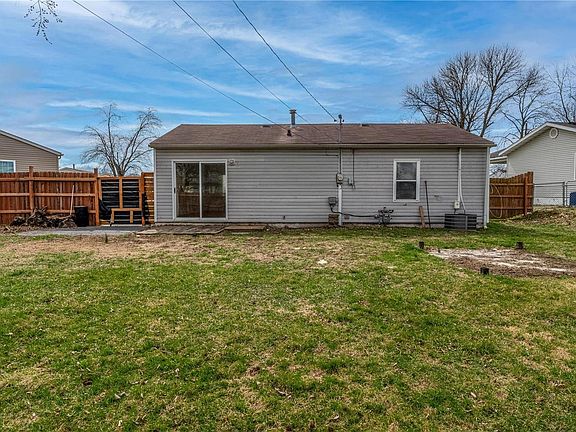 5th image of 2433 Sunbury Ave