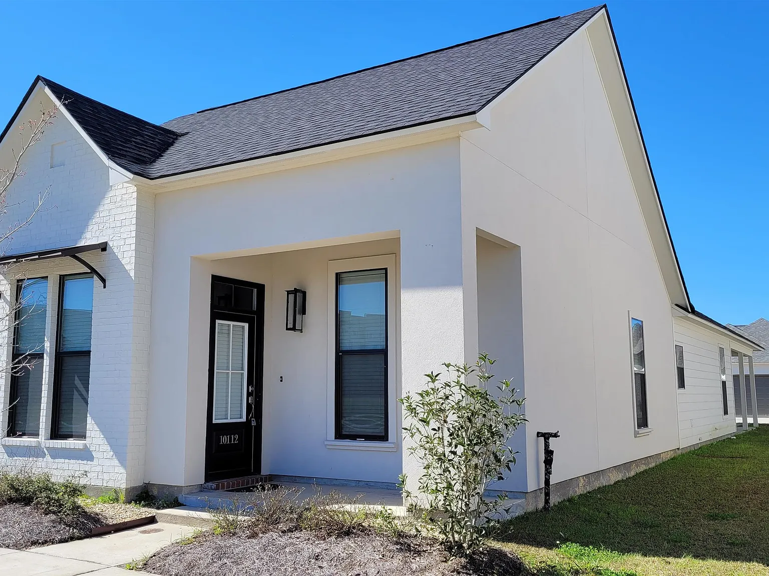 4 bed, 1762 sqft, $2,200 — Photo 2