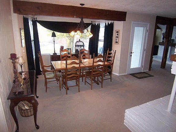 3rd image of 7689 Chapman Dr
