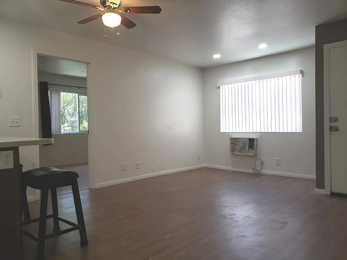 2 bed, 690 sqft, $2,095 — Photo 3