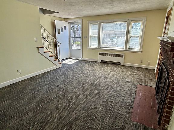 2nd image of 27 Hartwell St