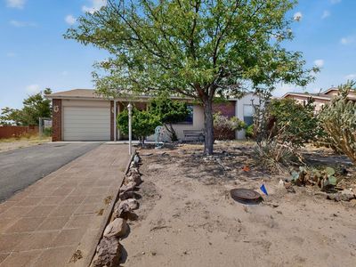 569 Apache Loop SW, Rio Rancho, NM, 87124