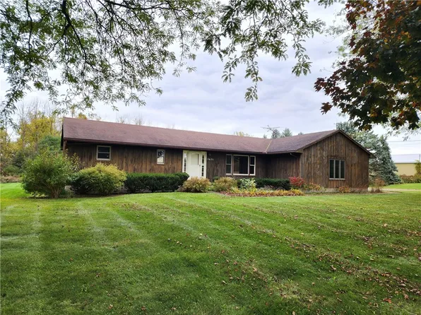 2631 McCann Rd, Canandaigua, NY 14424