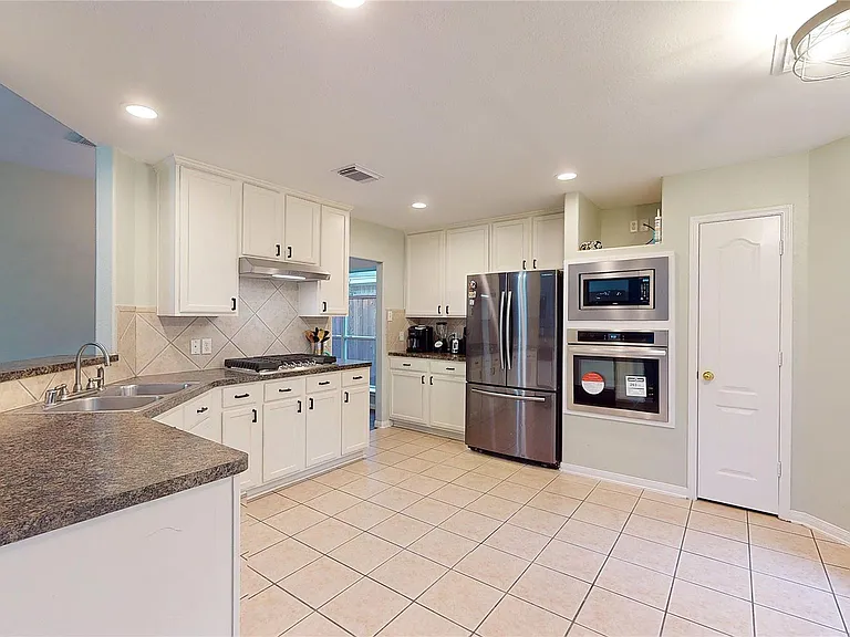 6014 Knollwood Trl — Photo 8