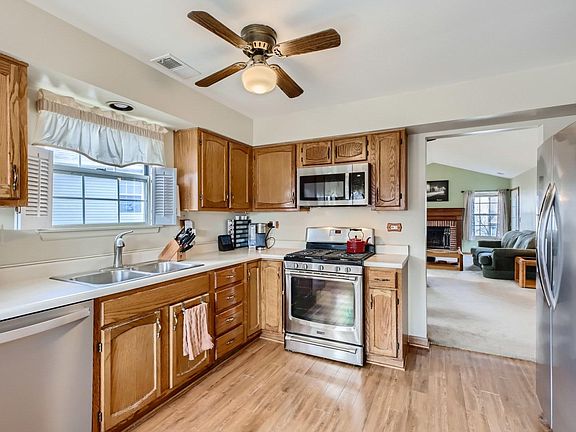 5th image of 2148 Camden Ln