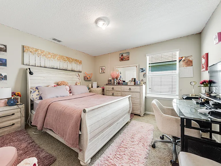 31 Glasgow Dr — Photo 6