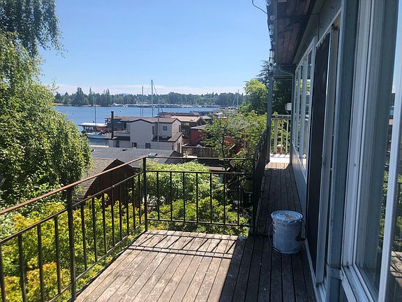 2nd image of 3138 Portage Bay Pl E #Top