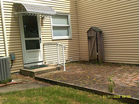 5th image of 4 Stonybrook Ct #60