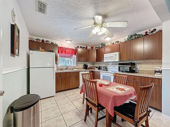 3rd image of 7135 Trenton Pl