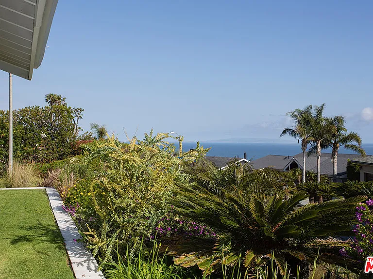 20521 Roca Chica Dr — Photo 24