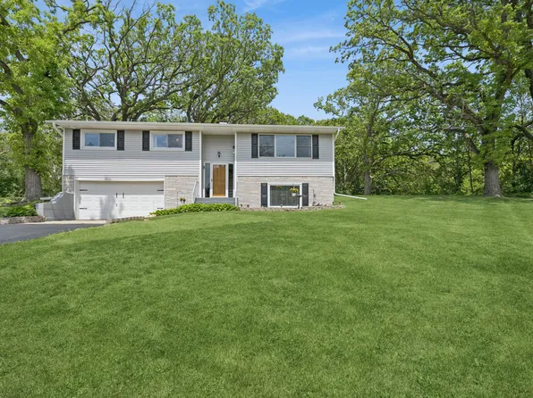 W6086 Watertower Pl, Walworth, WI 53184