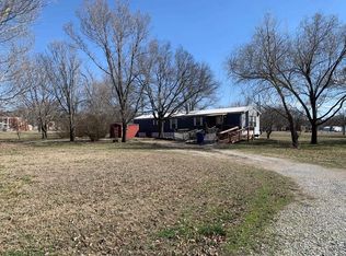 216 S Walnut St, Dexter, KS 67038