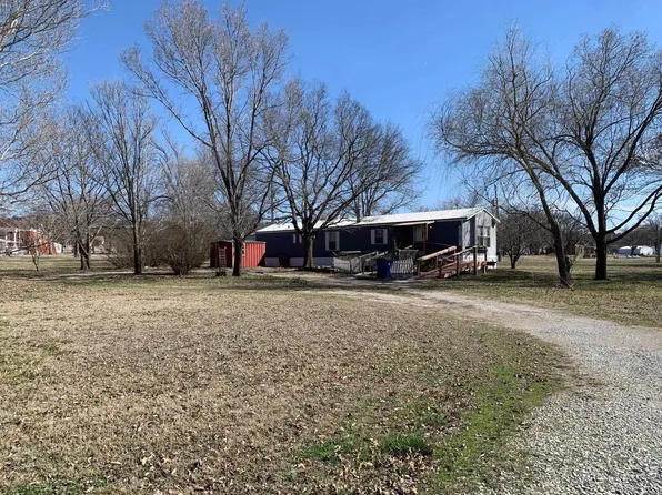 216 S Walnut St, Dexter, KS 67038