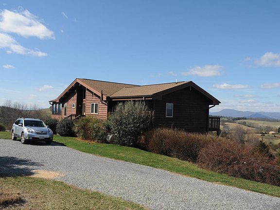 3rd image of 130 Jennifer Dr